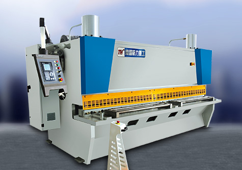 江南体育中国官方网站:牛头剪板机 钢板铁板剪切机 板材定尺裁剪设备